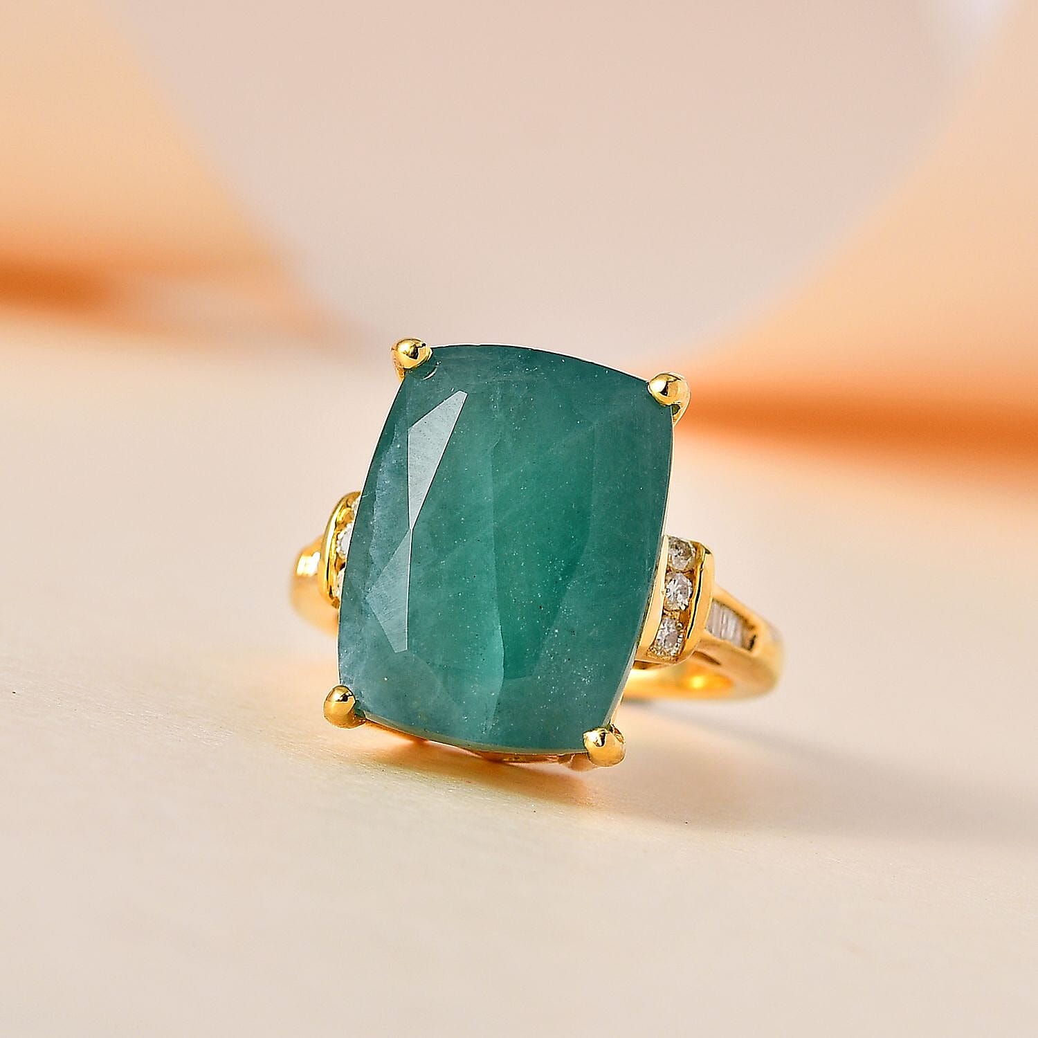 Cushion / 7 - Product card gallery slide 2 (10145154597147)