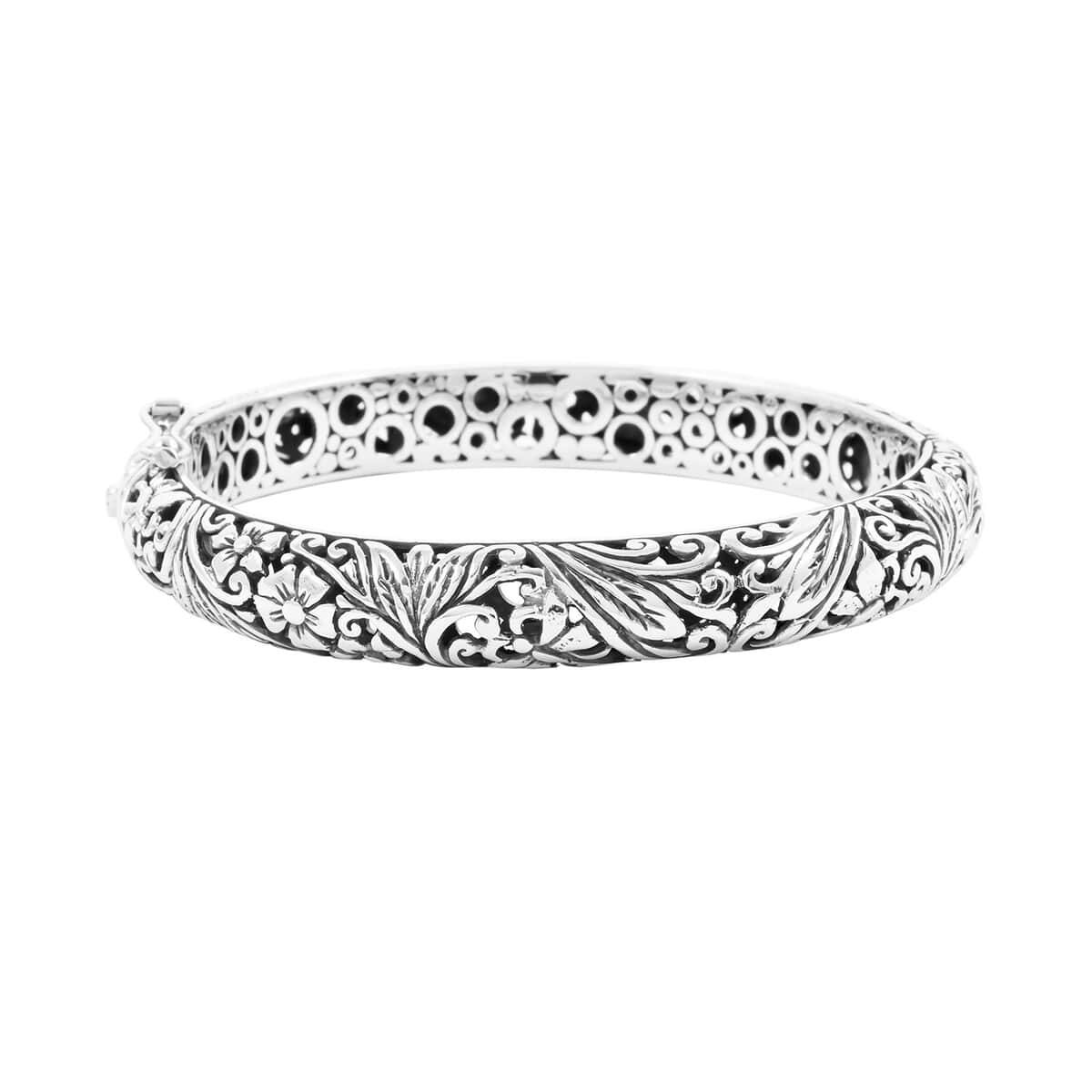 TLV Bali Legacy Sterling Silver Frangipani Flower Bangle Bracelet (7.25 In) (42.75 g) image number 0