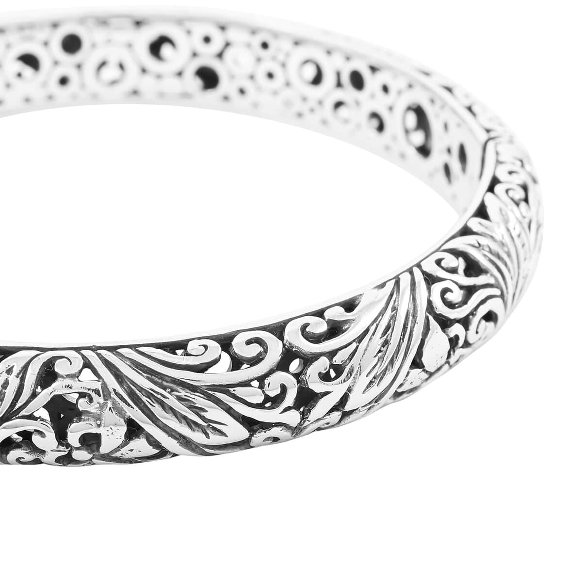 TLV Bali Legacy Sterling Silver Frangipani Flower Bangle Bracelet (7.25 In) (42.75 g) image number 2