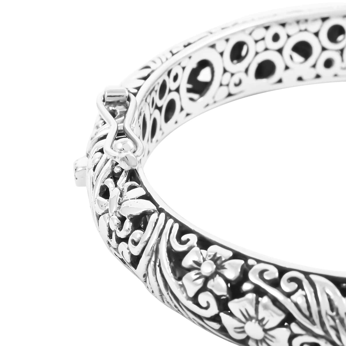 TLV Bali Legacy Sterling Silver Frangipani Flower Bangle Bracelet (7.25 In) (42.75 g) image number 3