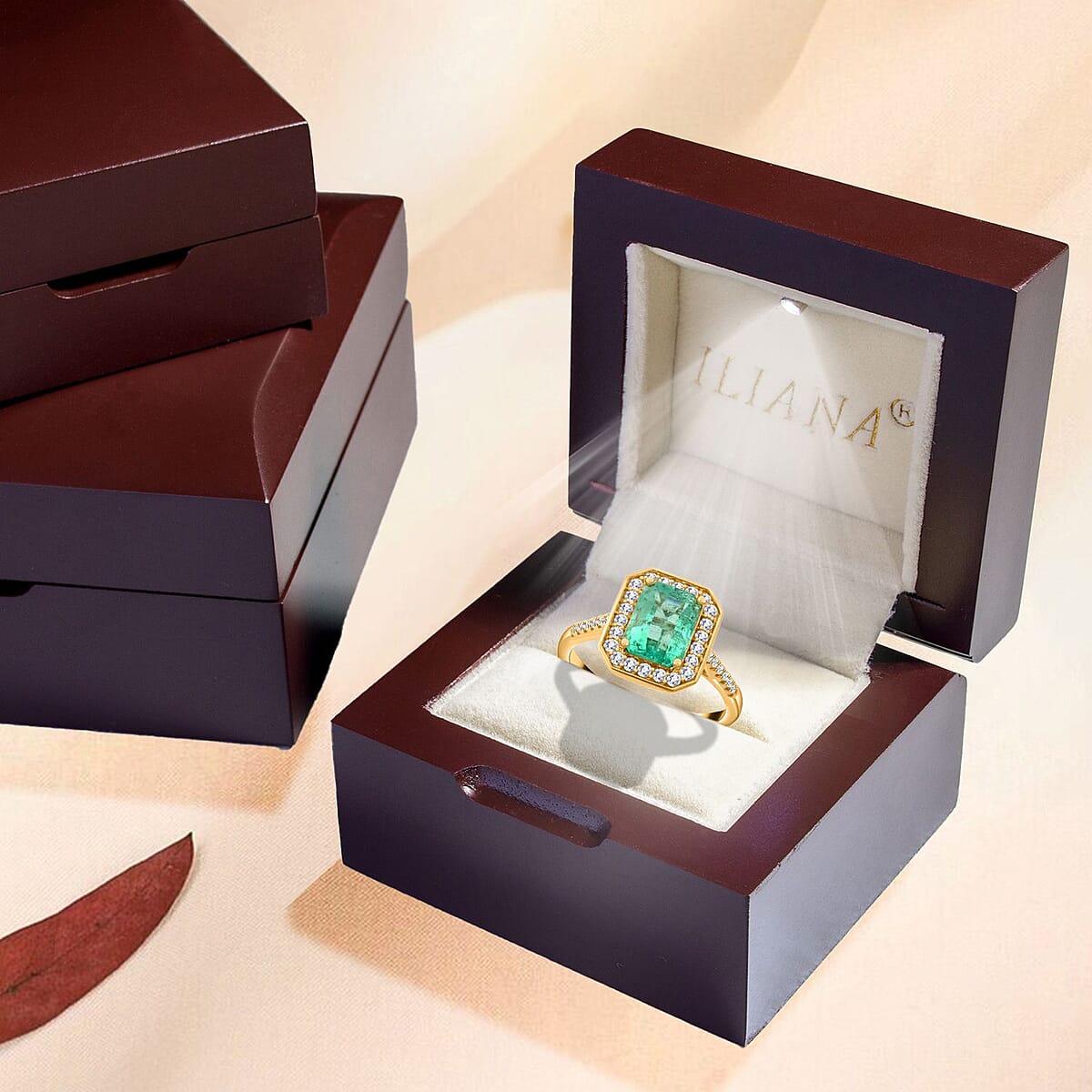 Certified & Appraised Iliana 18K Yellow Gold AAA Boyaca Colombian Emerald and G-H SI Diamond Ring (Size 8.0) 4.65 Grams 1.90 ctw image number 6