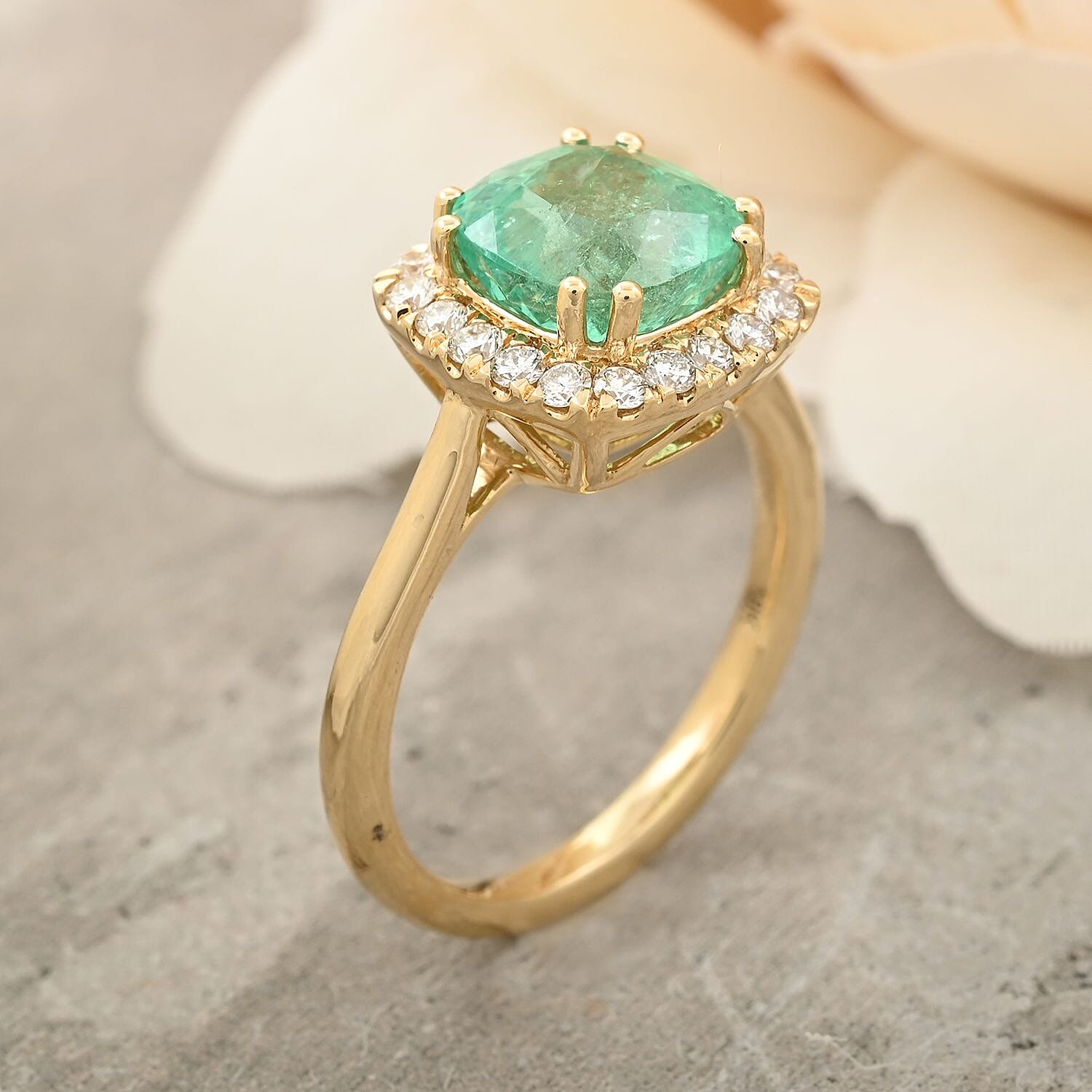 Iliana AAA Boyaca Colombian Emerald and G-H SI Diamond 2.95 ctw Ring in 18K Yellow Gold (Size 10.0) 4.85 Grams