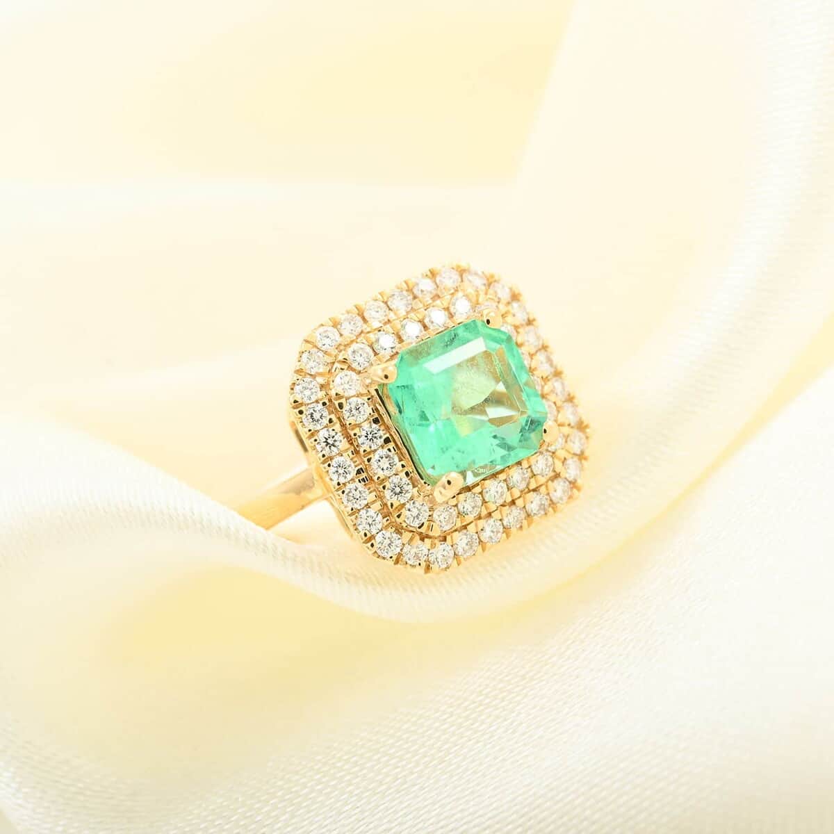 Iliana 18K Yellow Gold AAA Boyaca Colombian Emerald and G-H SI Diamond Ring (Size 10.0) 4.35 Grams 1.00 ctw image number 1