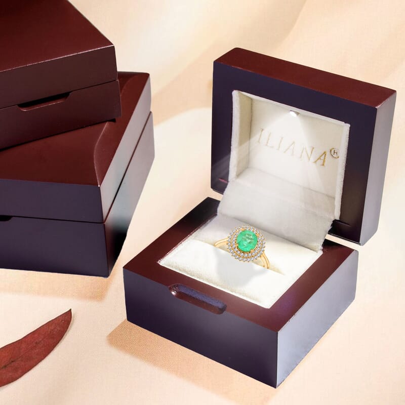 Certified and Appraised Iliana 18K Yellow Gold AAA Boyaca Colombian Emerald and G-H SI Diamond Ring (Size 10.0) 2.00 ctw