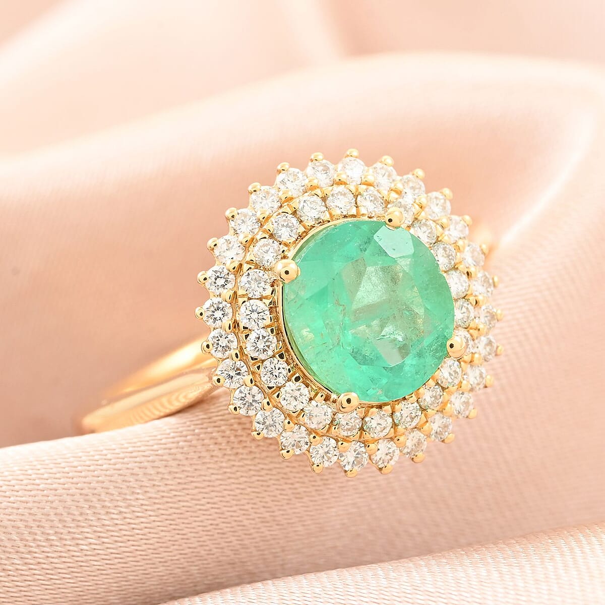 Certified and Appraised Iliana 18K Yellow Gold AAA Boyaca Colombian Emerald and G-H SI Diamond Ring (Size 9.5) 2.00 ctw image number 1