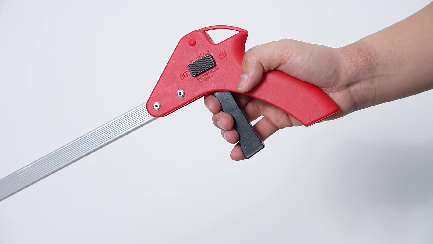 Set of 2 Blue and Red Foldable Long Reach Grabber