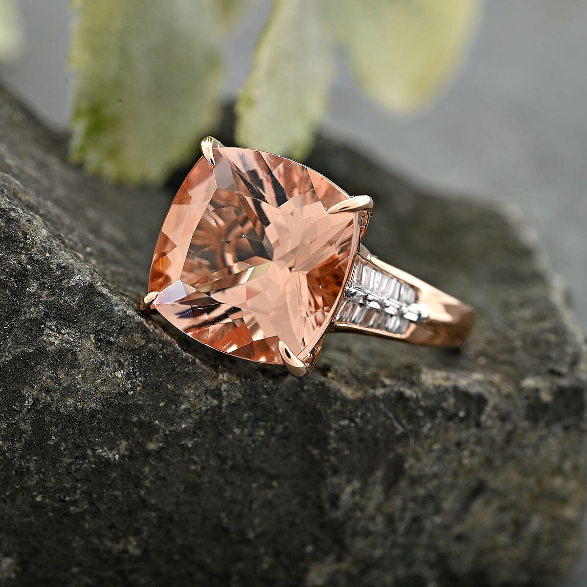 Iliana 18K Rose Gold AAA Marropino Morganite, Diamond (G-H, SI) (0.25 cts) Ring (Size 8.0) 8.40 ctw image number 1