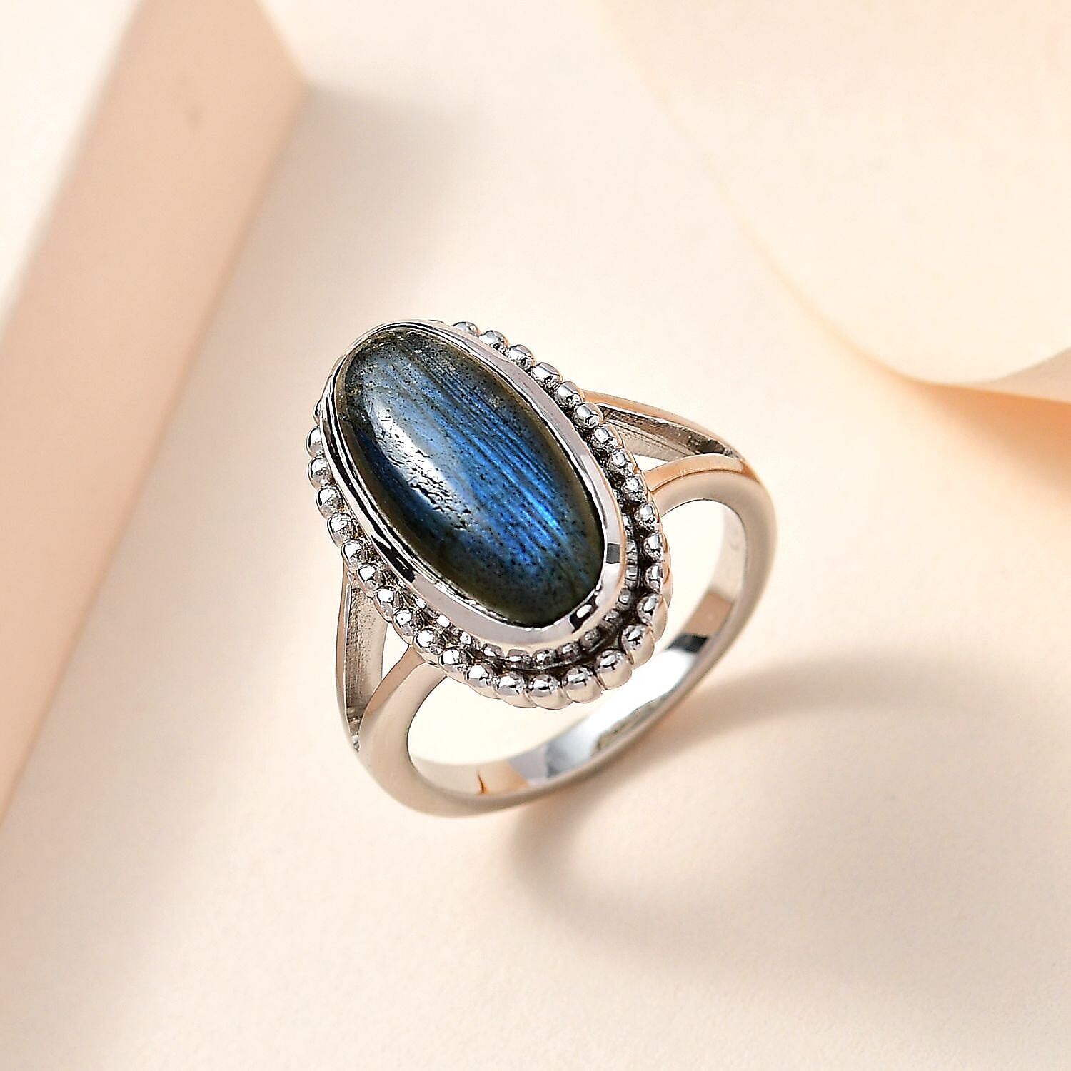 Malagasy Labradorite Solitaire Ring in Platinum Over Copper with Magnet (Size 5.0) 5.60 ctw