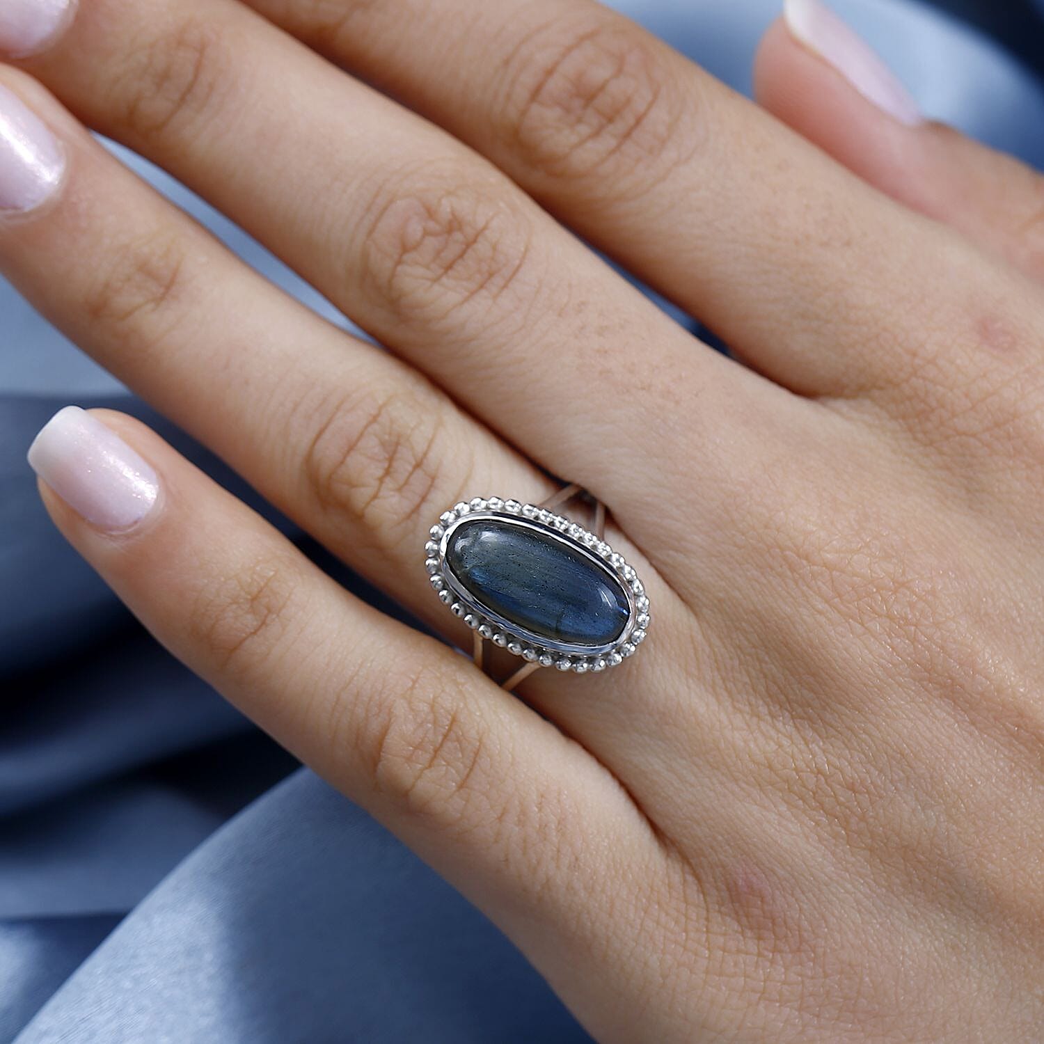 Malagasy Labradorite Solitaire Ring in Platinum Over Copper with Magnet (Size 5.0) 5.60 ctw