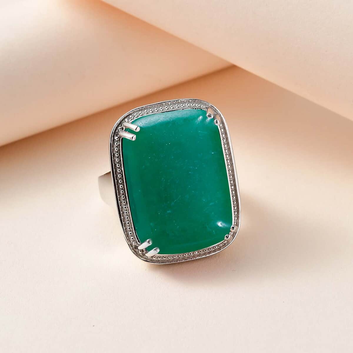 Green Jade (D) Solitaire Ring in Platinum Over Copper (Size 7.0) 32.50 ctw image number 1