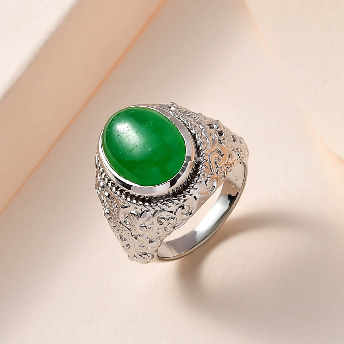 Green Jade (D) Solitaire Ring in Platinum Over Copper with Magnet (Size 10.0) 6.25 ctw image number 1