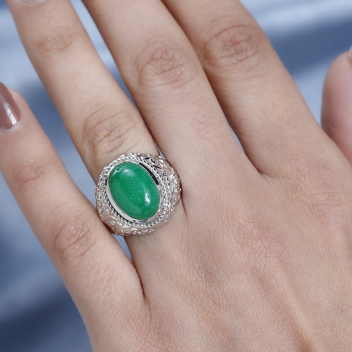 Green Jade (D) Solitaire Ring in Platinum Over Copper with Magnet (Size 7.0) 6.25 ctw image number 2