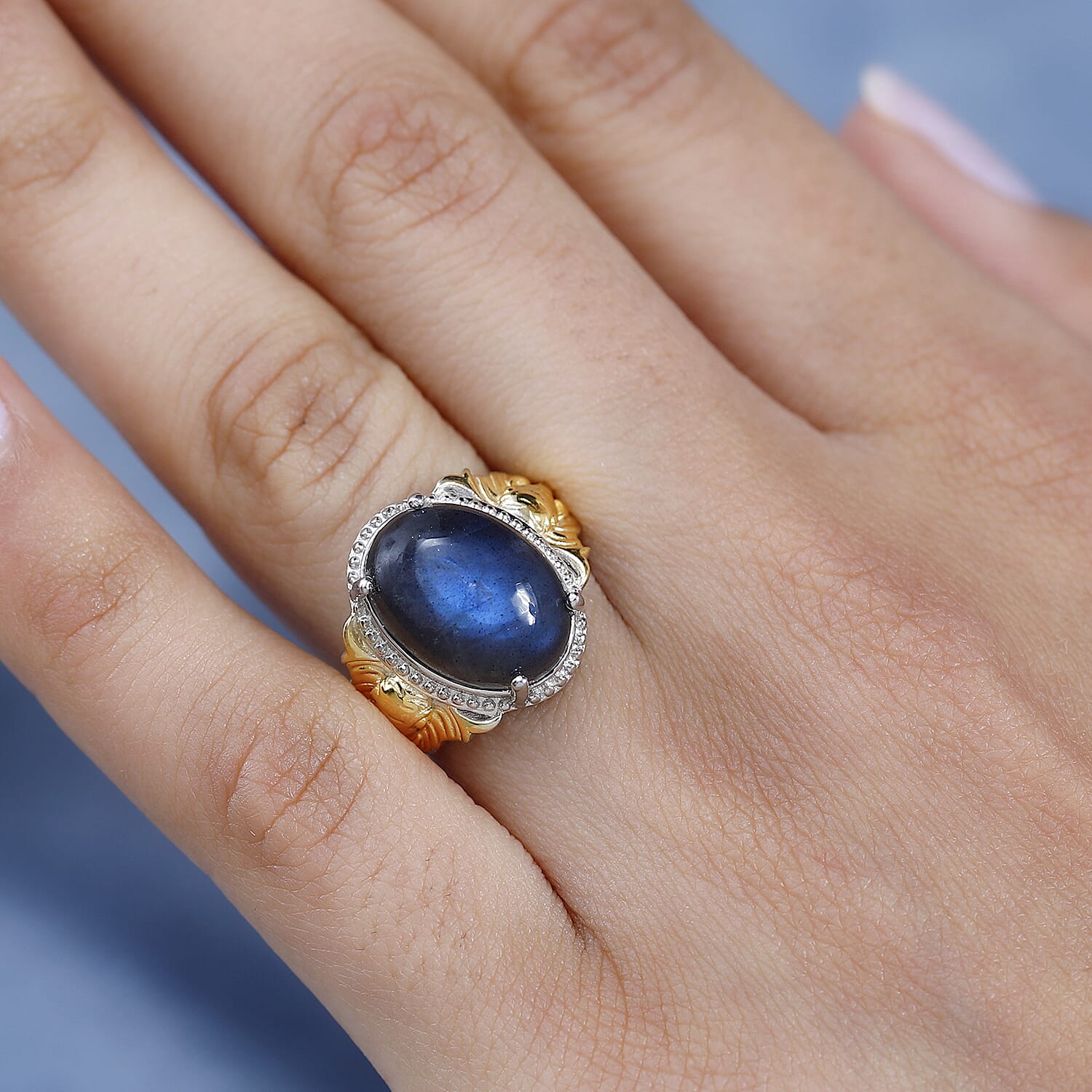 Malagasy Labradorite Solitaire Ring in 14K YG and Platinum Over Copper with Magnet (Size 10.0) 6.35 ctw