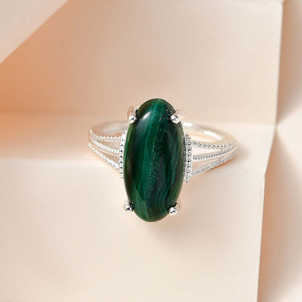 African Malachite Solitaire Ring in Sterling Silver (Size 8.0) 6.25 ctw image number 1
