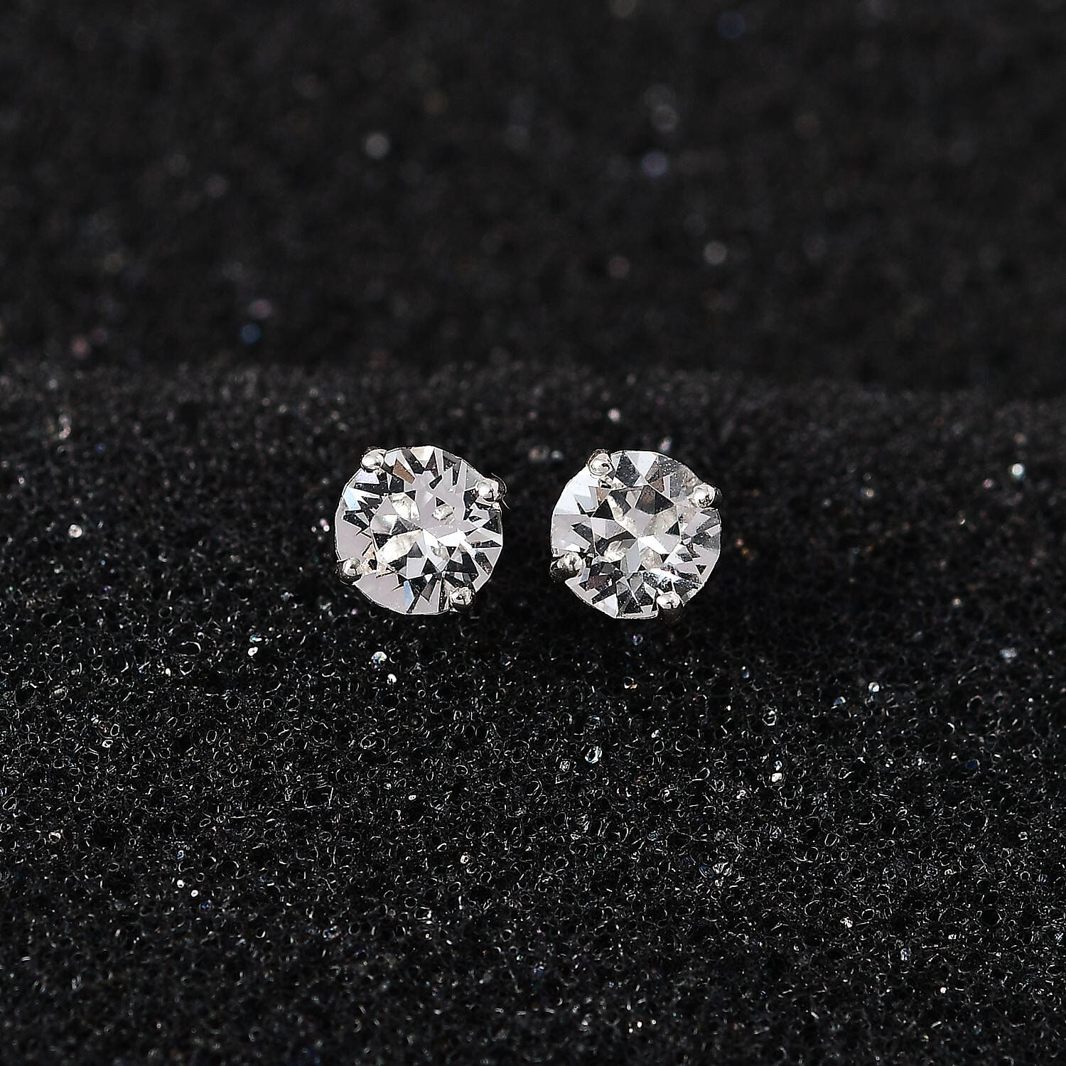 Designer Premium Austrian Crystal Solitaire Stud Earrings in Platinum Over Sterling Silver