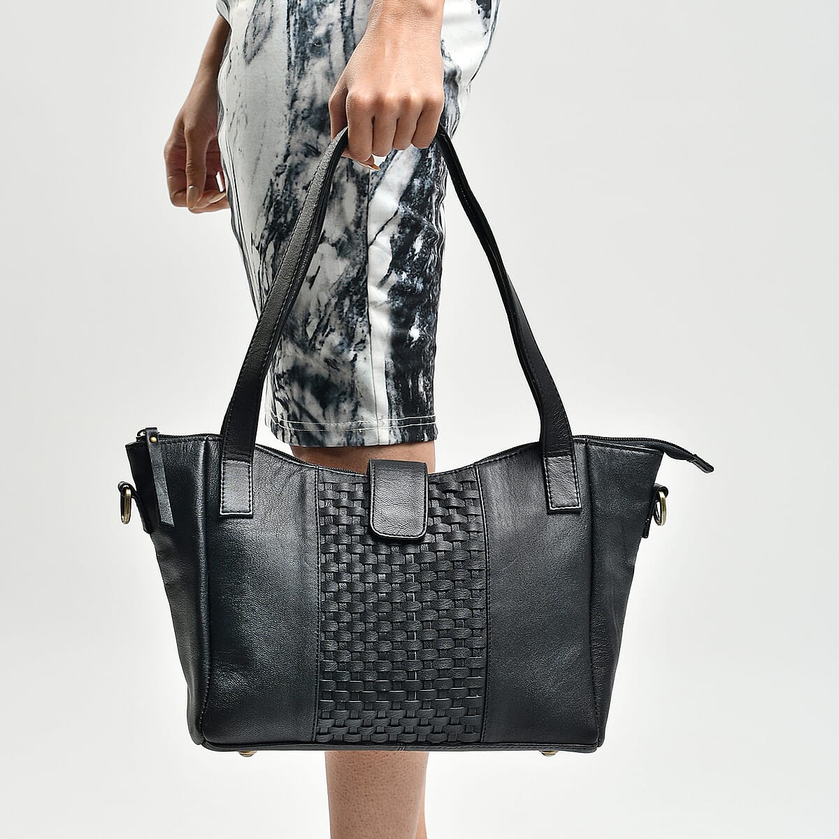 Black Genuine Leather Weave Pattern Shoulder Bag image number 1