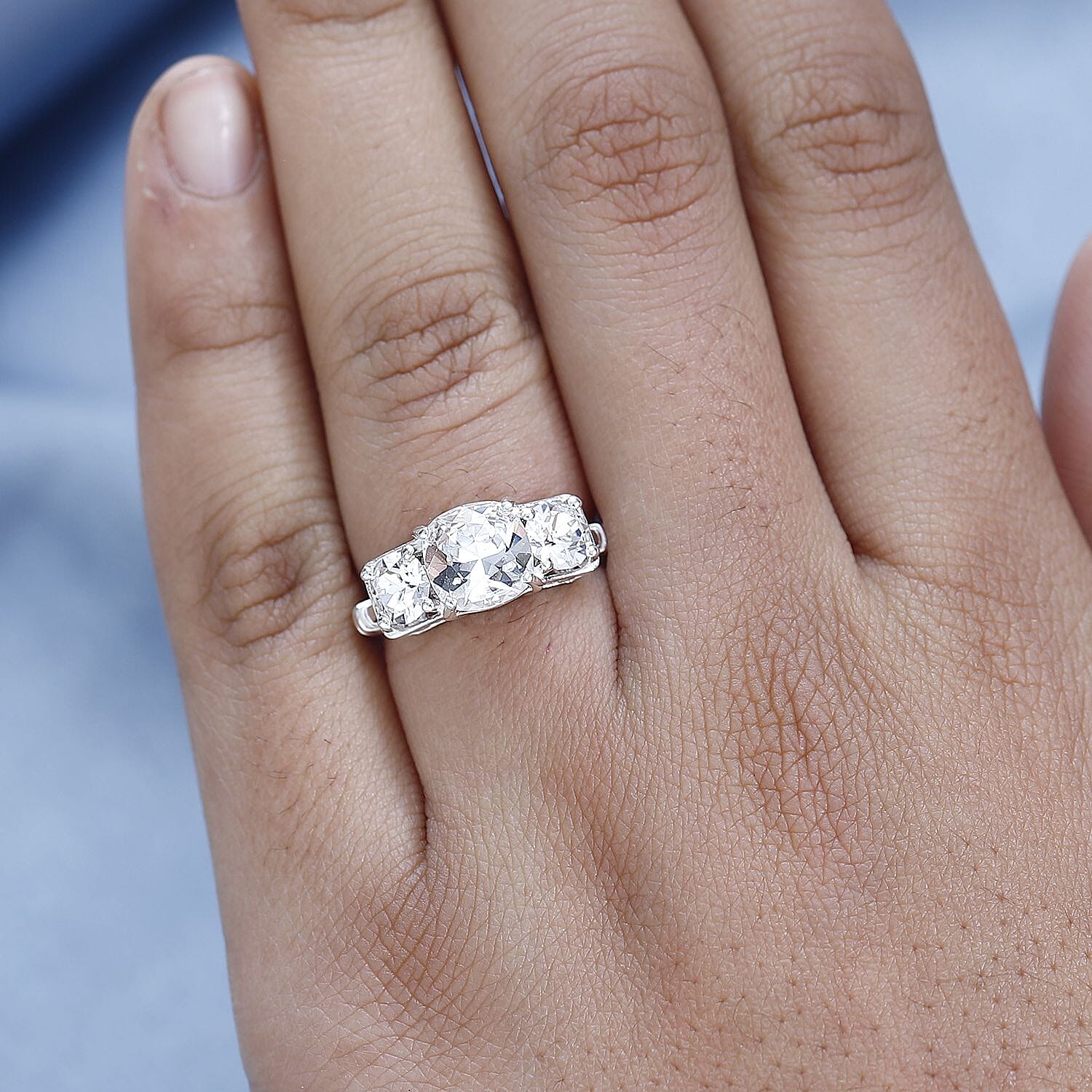 Designer Premium Austrian Crystal 3 Stone Ring in Sterling Silver (Size 10.0)