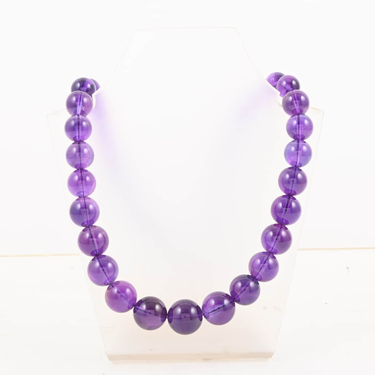 Certified & Appraised Luxoro 14K Yellow Gold AAA African Amethyst Beaded Graduation Necklace 18-20 Inches 275.00 ctw image number 5
