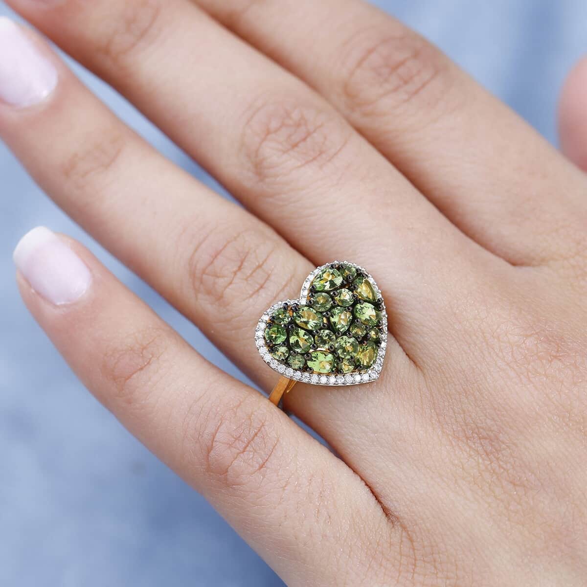 Premium Tsavorite Garnet and Moissanite Heart Ring in Vermeil Yellow Gold Over Sterling Silver (Size 10.0) 2.50 ctw image number 2