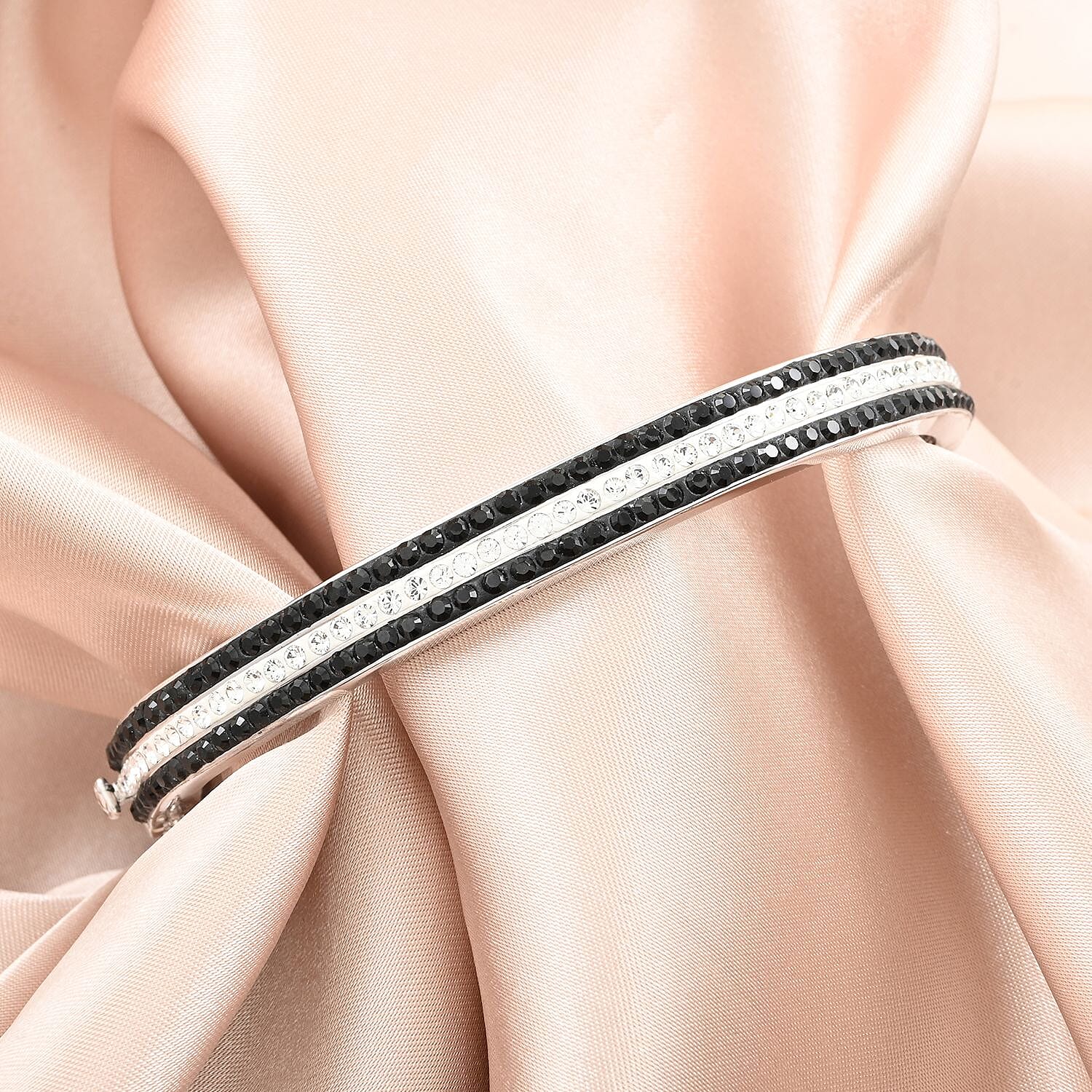 Black Austrian Crystal Bangle Bracelet in Silvertone (7.50 In) 4.13 ctw
