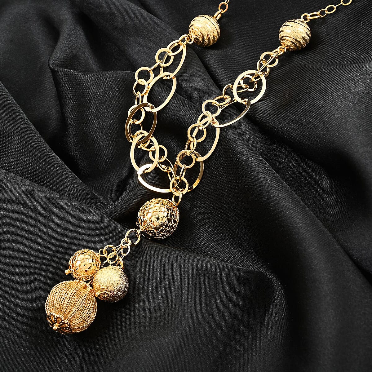 Ball Necklace 18 Inches in Goldtone image number 1