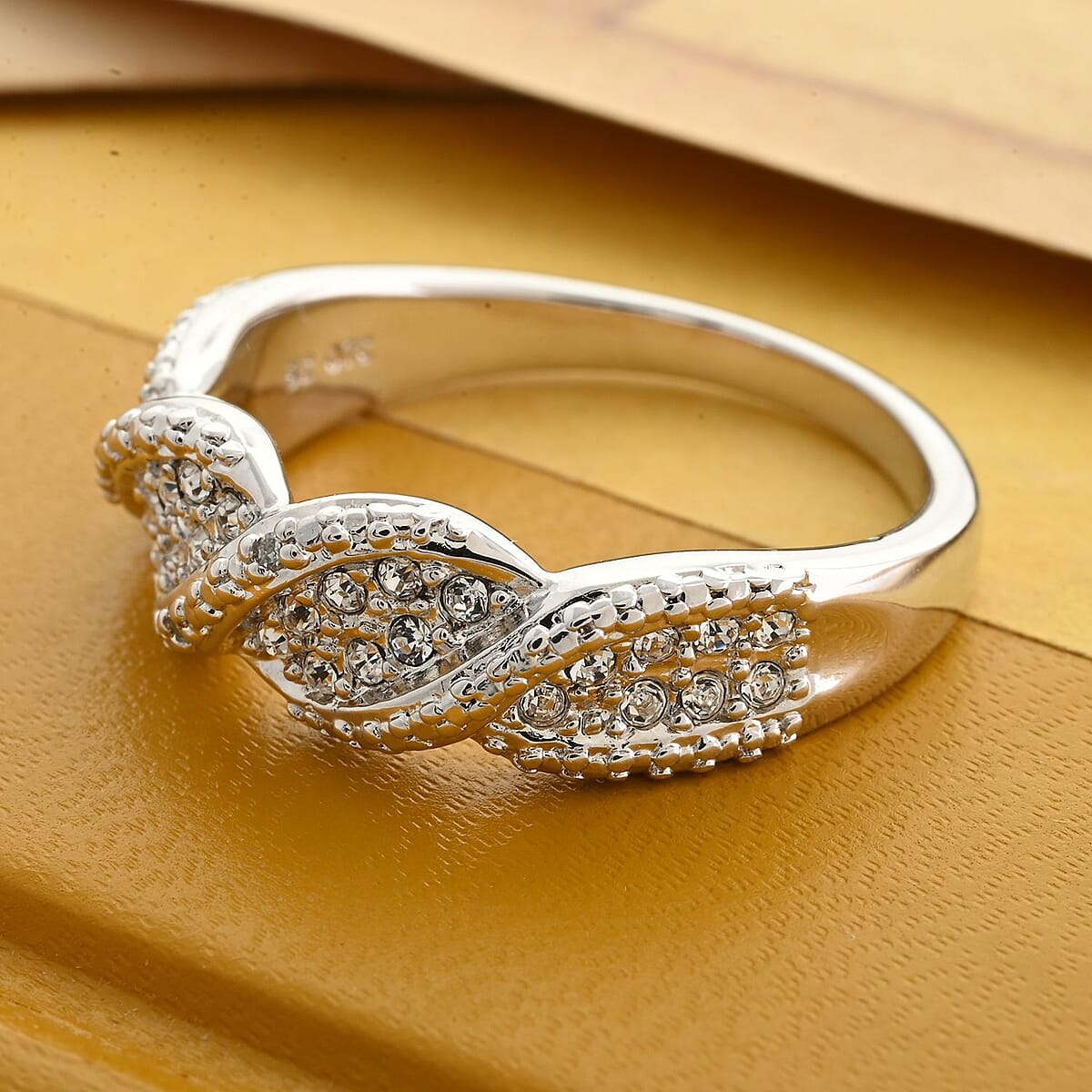 White Austrian Crystal Ring in Silvertone (Size 10.0) image number 1