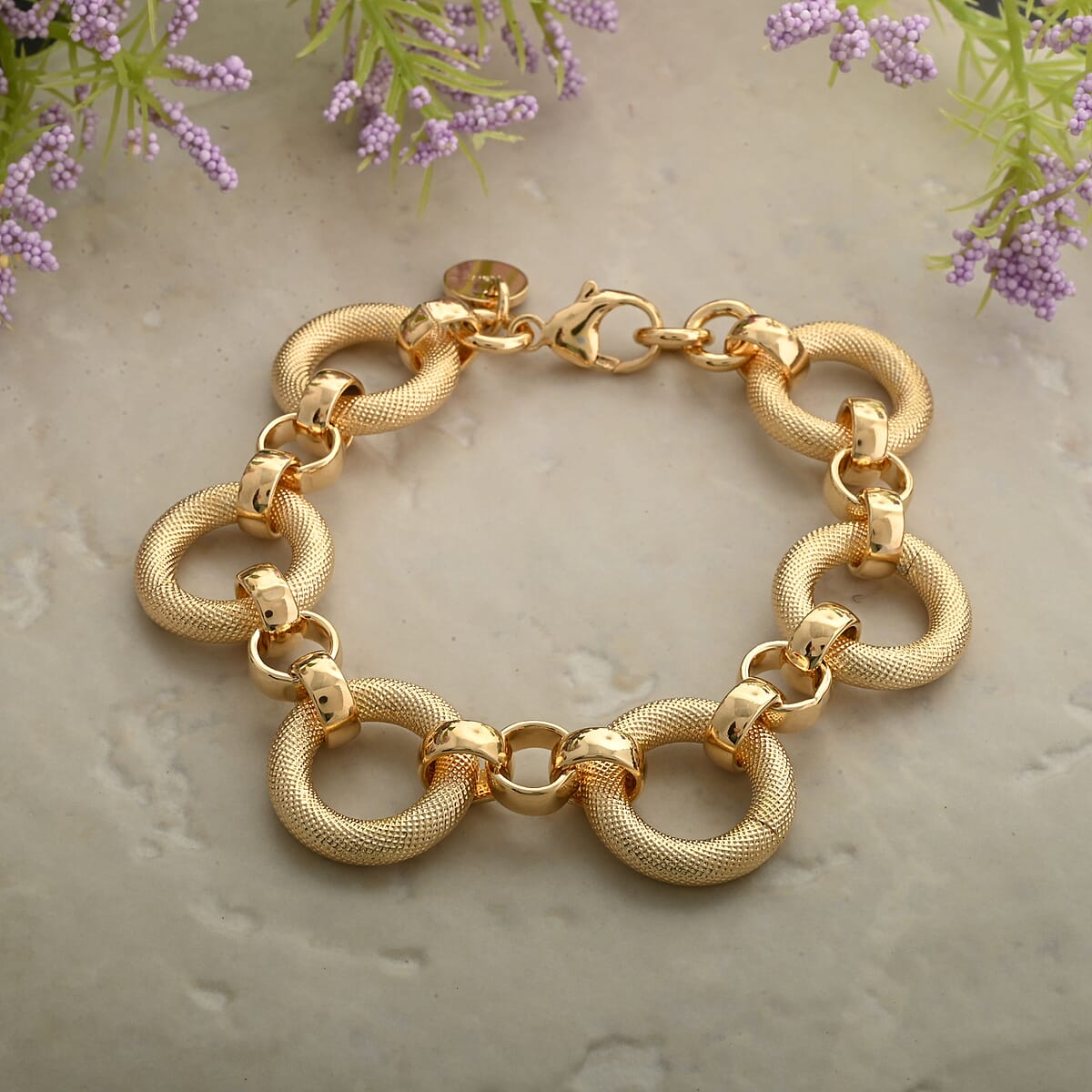 Link Bracelet in Goldtone (8.00 In) image number 1