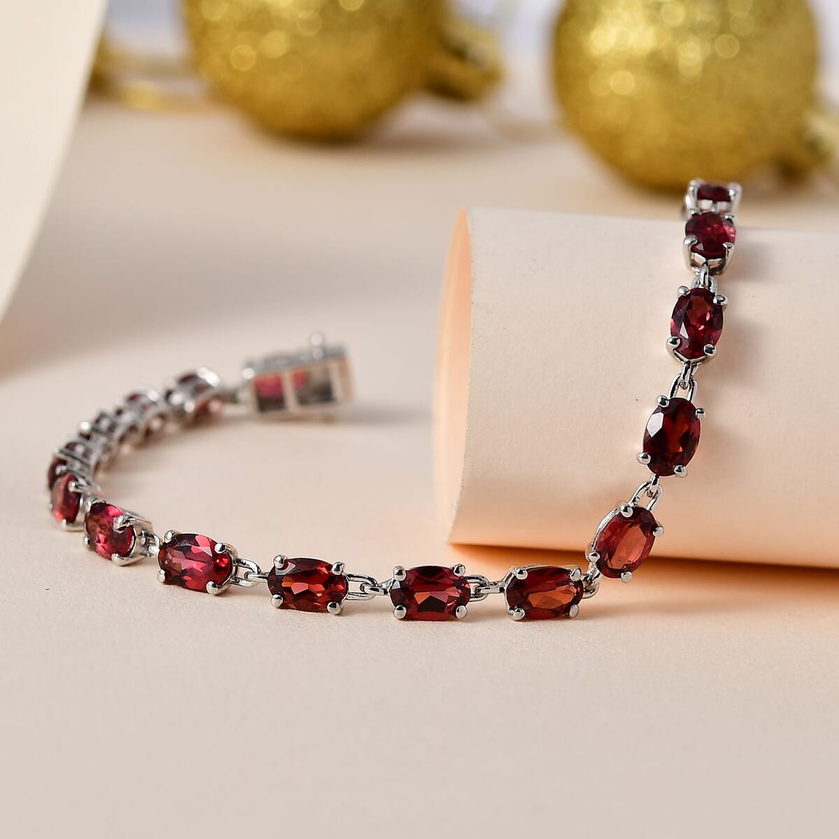 Mozambique Garnet Bracelet in Platinum Over Sterling Silver (7.25 In) 12.50 ctw image number 1