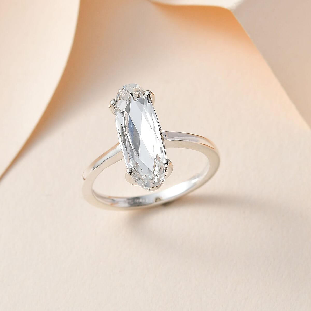 Designer Premium Austrian Crystal Solitaire Ring in Sterling Silver (Size 6.0) image number 1