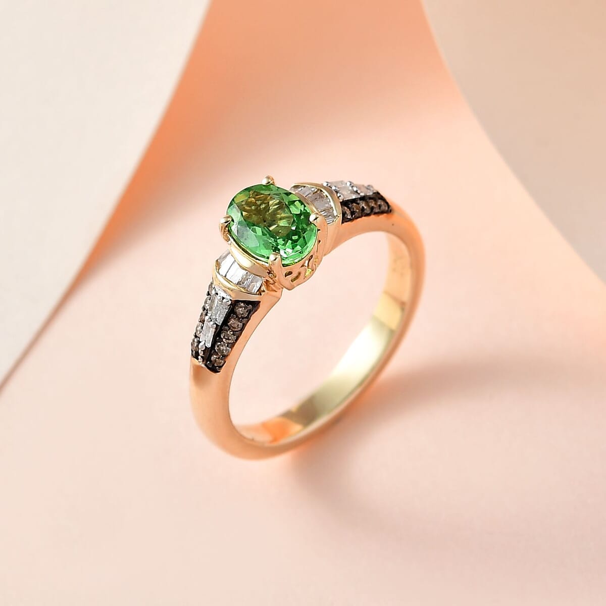 Luxoro 10K Yellow Gold Premium Tsavorite Garnet, I3 Natural Champagne and White Diamond Ring (Size 8.0) 1.00 ctw image number 1