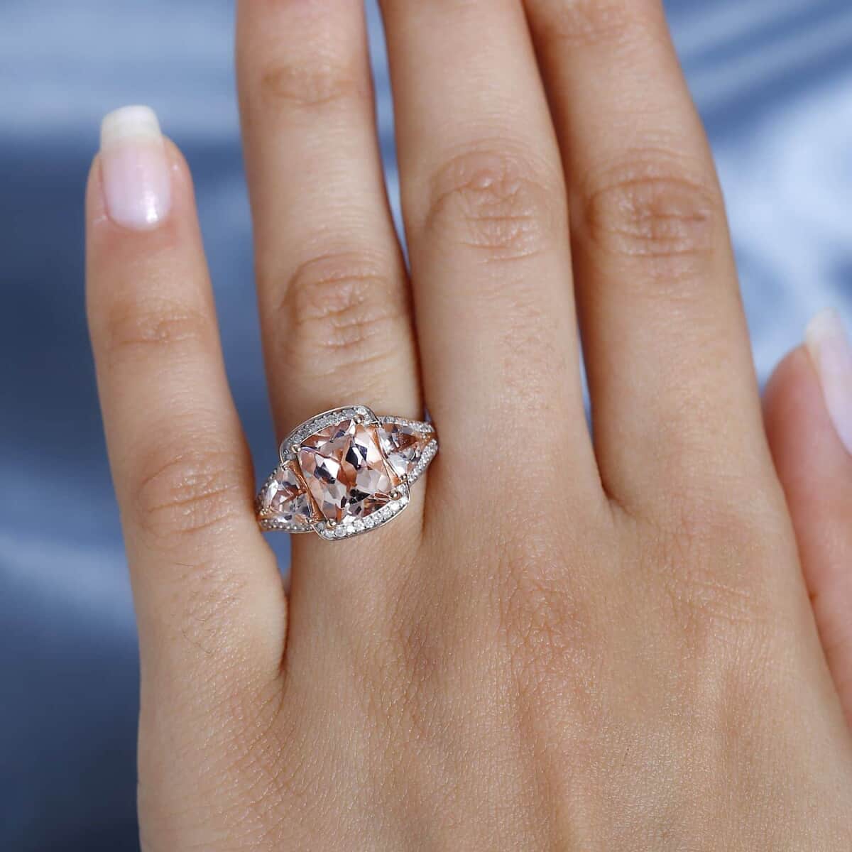 Luxoro 10K Rose Gold Premium Marropino Morganite and G-H I3 Diamond Ring (Size 10.0) 4.10 ctw image number 2