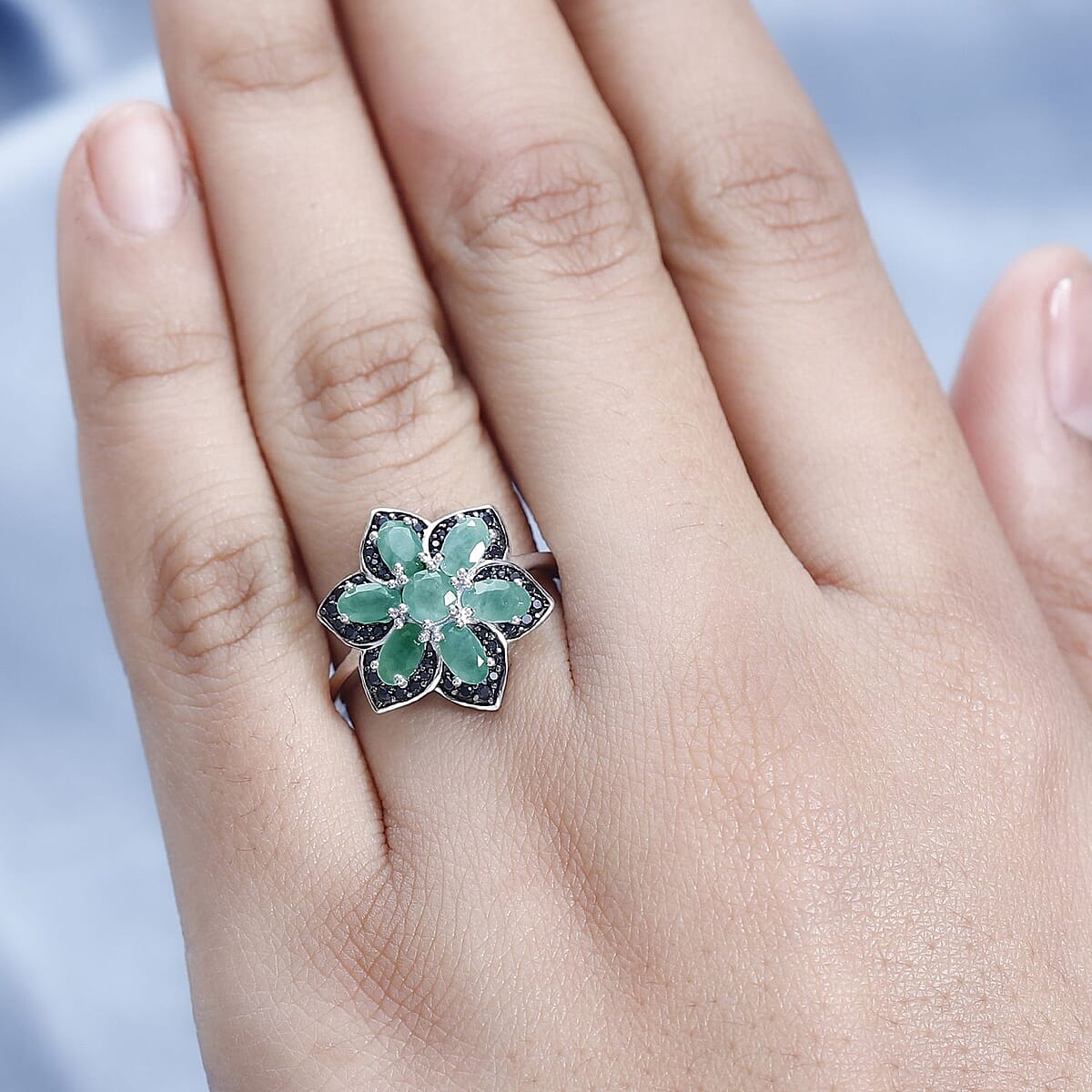 Grandidierite and Thai Black Spinel Floral Ring in Platinum Over Sterling Silver (Size 9.0) 2.15 ctw image number 2