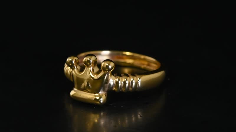 24K : Yellow : Gold : Standard Ring, Gold Wt. 1.8 g