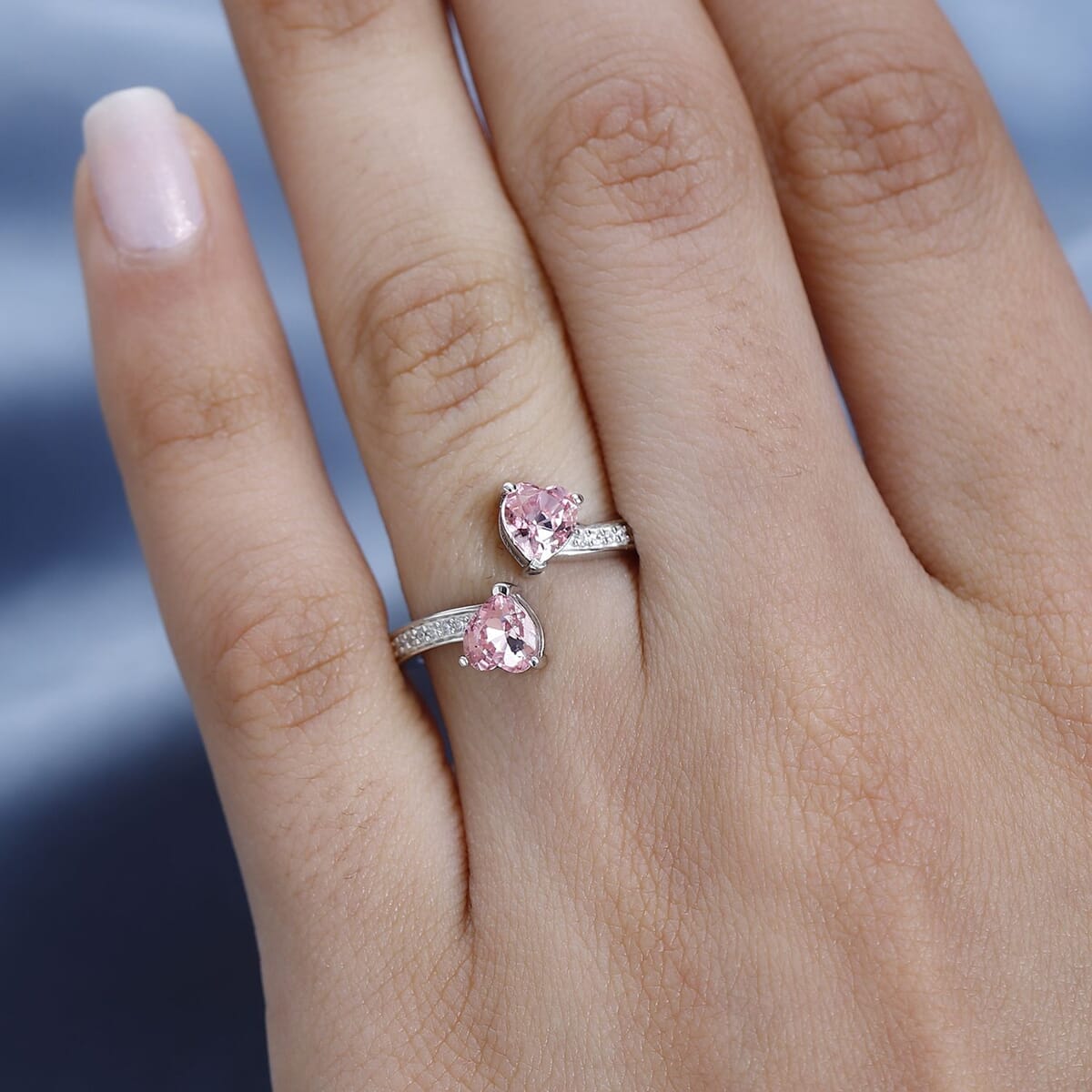 Designer Premium Light Rose Austrian Crystal and Simulated Diamond Heart Bypass Ring in Platinum Over Sterling Silver (Size 5.0) image number 2
