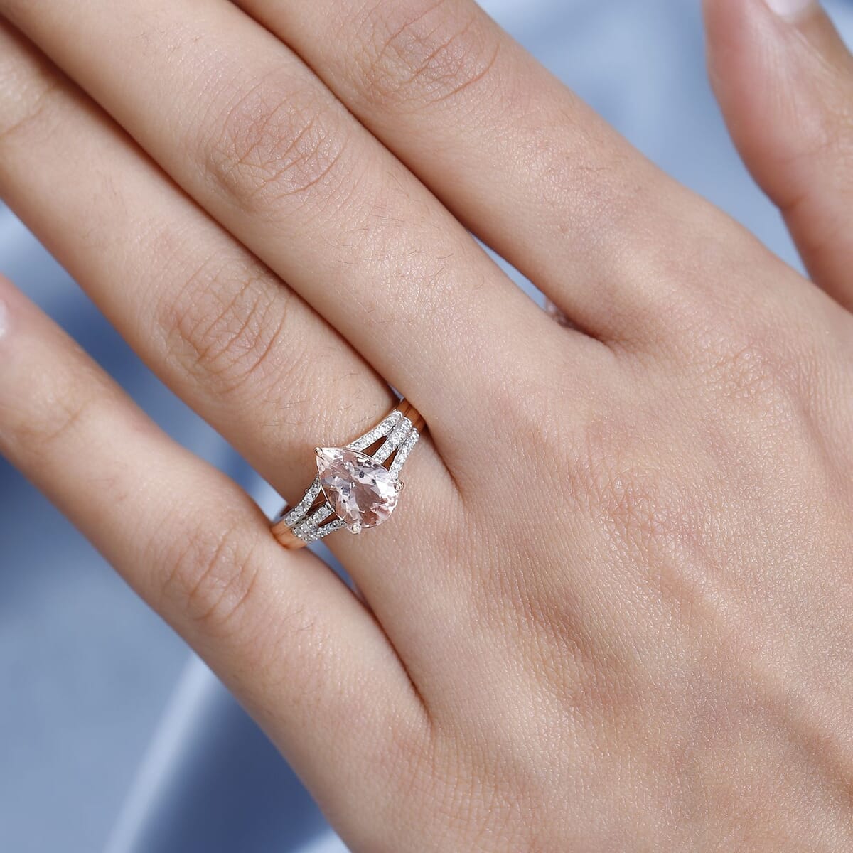 Luxoro 10K Rose Gold Premium Pink Morganite and Diamond Ring (Size 8.0) 1.75 ctw image number 2