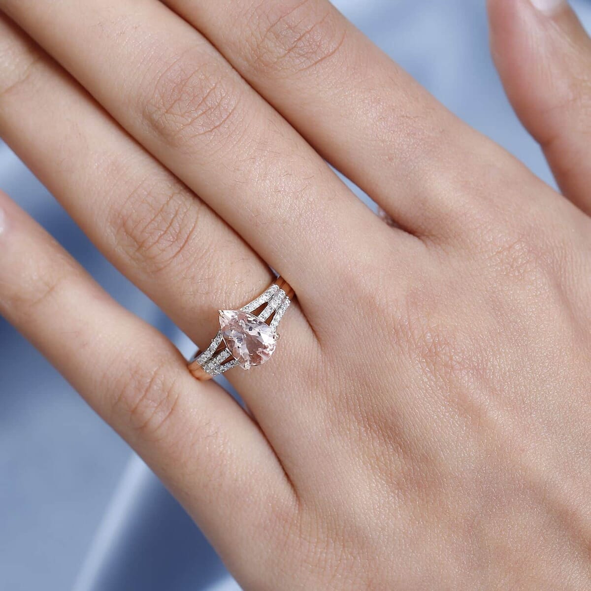 Luxoro 10K Rose Gold Premium Pink Morganite and Diamond Ring (Size 8.5) 1.75 ctw image number 2