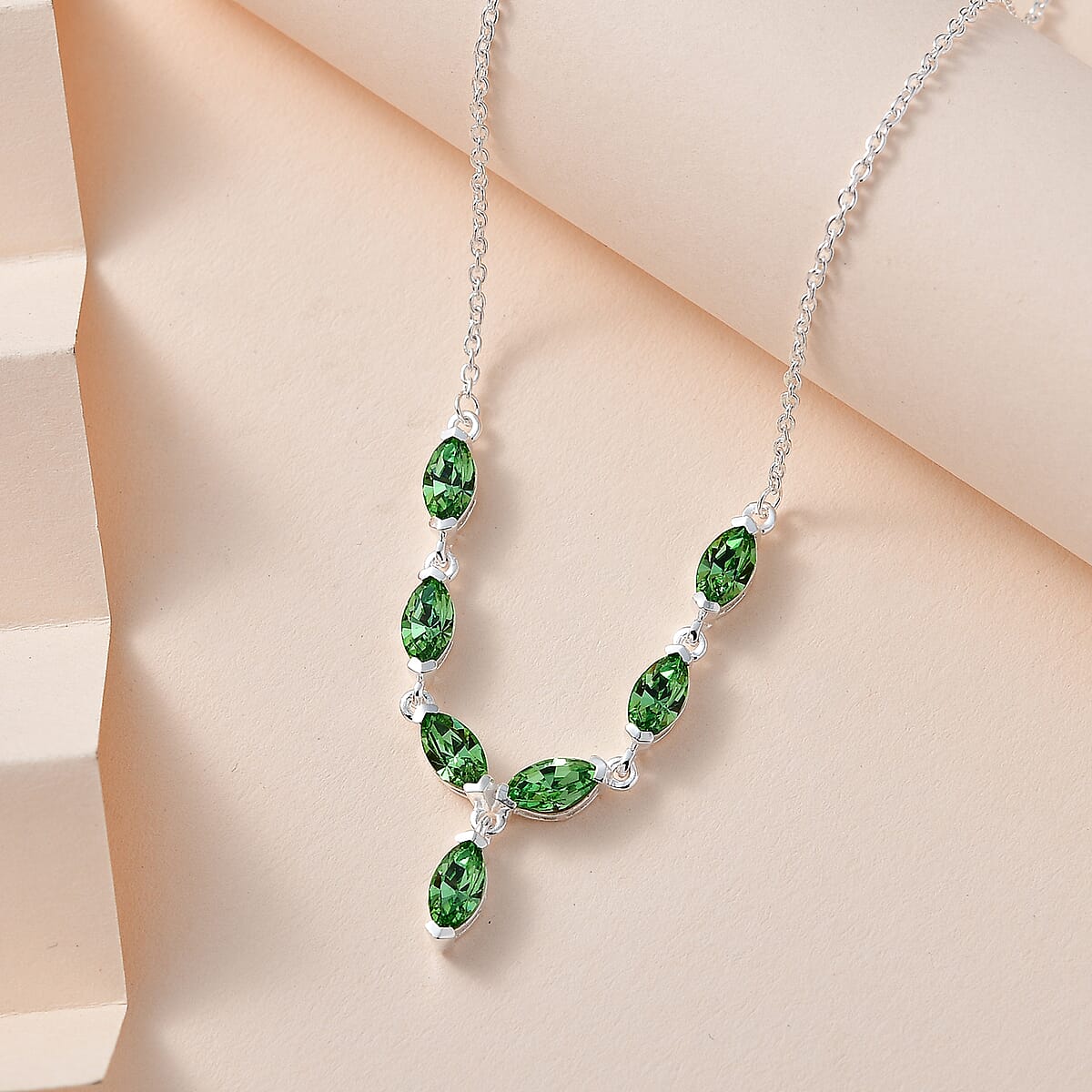 Peridot Color Crystal Necklace 18 Inches in Sterling Silver image number 1