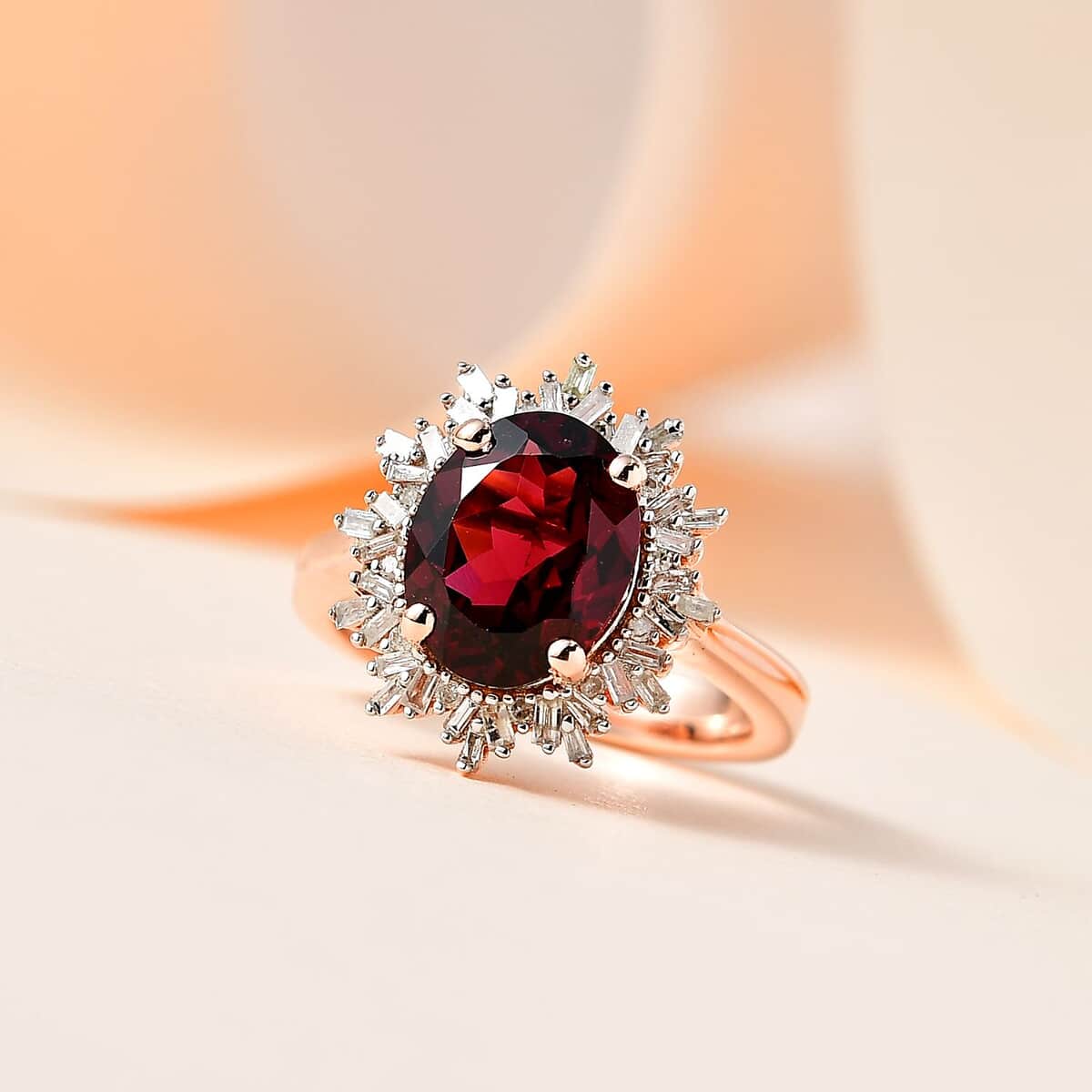 Premium Orissa Rhodolite Garnet and Diamond Halo Ring in Vermeil Rose Gold Over Sterling Silver (Size 10.0) 3.40 ctw image number 1