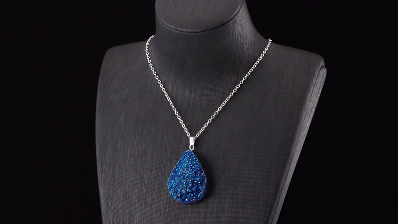 Coated Blue Drusy Quartz Pendant Necklace 20 Inches in Stainless Steel 85.00 ctw