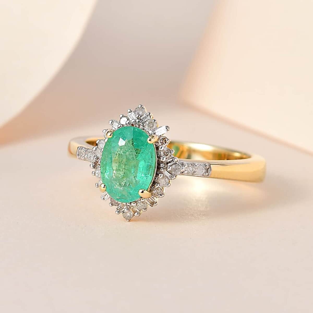 Luxoro 10K Yellow Gold Premium Ethiopian Emerald and G-H I3 Diamond Halo Ring (Size 10.0) 1.40 ctw image number 1