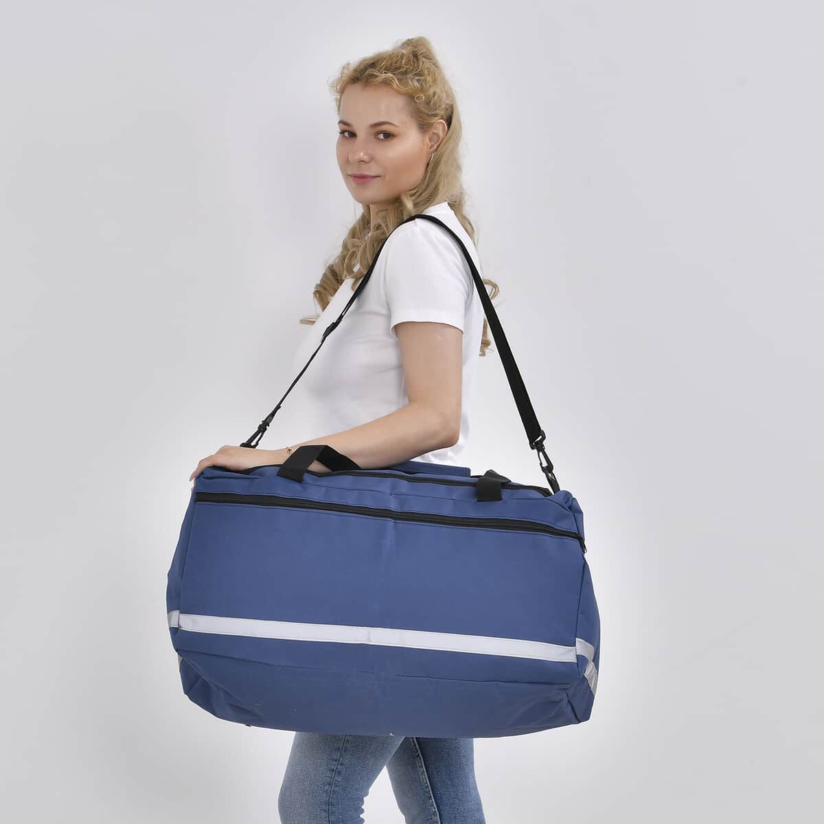 Navy Polyester Large-capacity Travel Bag with Shoulder Strap image number 1