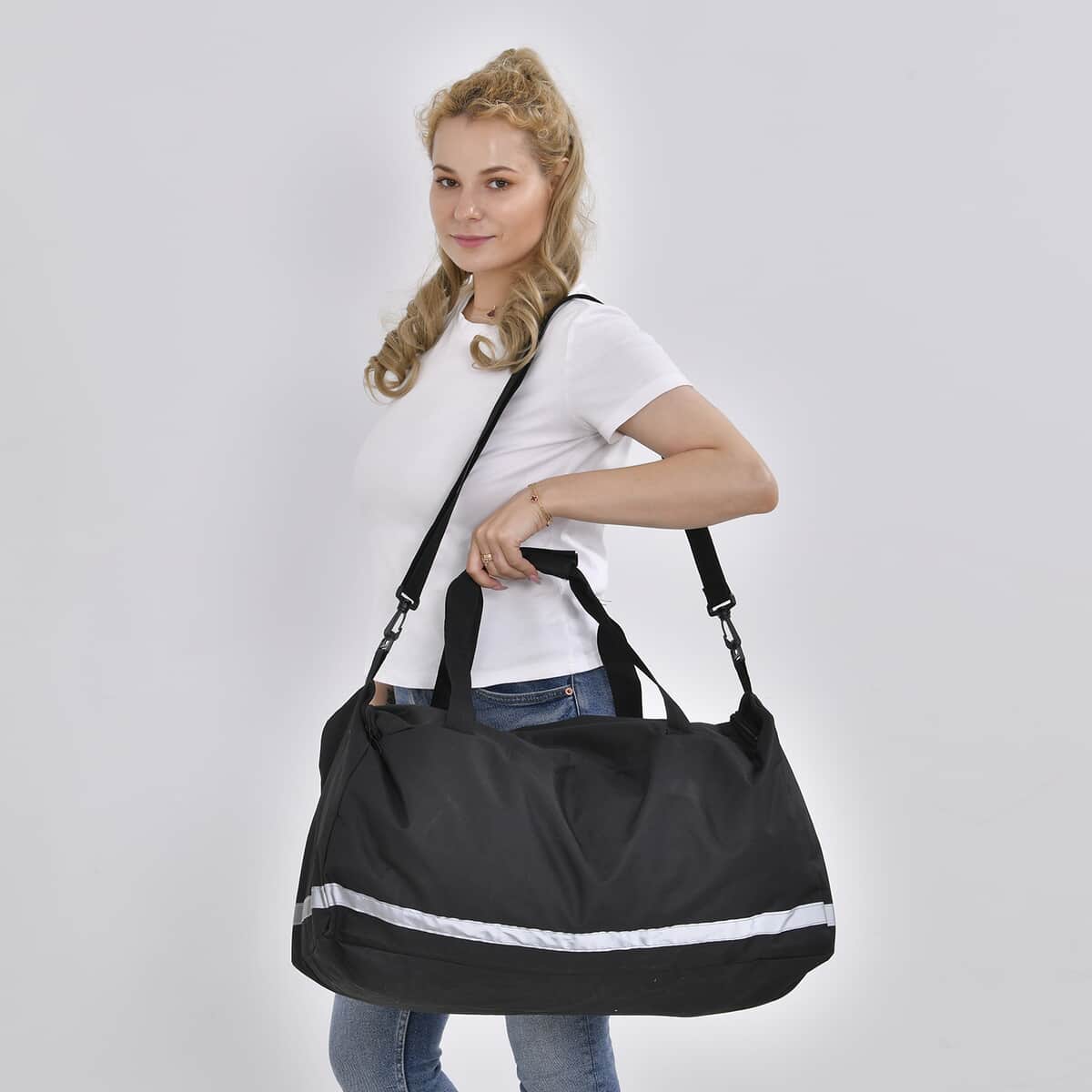 Black Polyester Large-capacity Travel Bag with Shoulder Strap image number 1