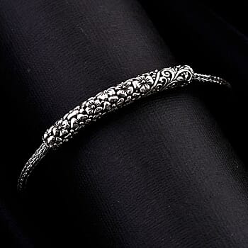 Filigree - Product card gallery slide 2 (10177311998265)