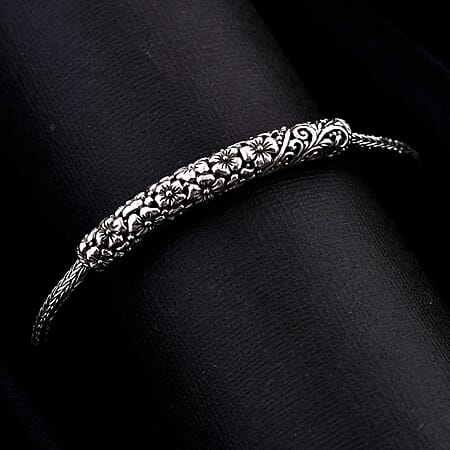 Filigree - Product card gallery slide 2 (10177311998265)