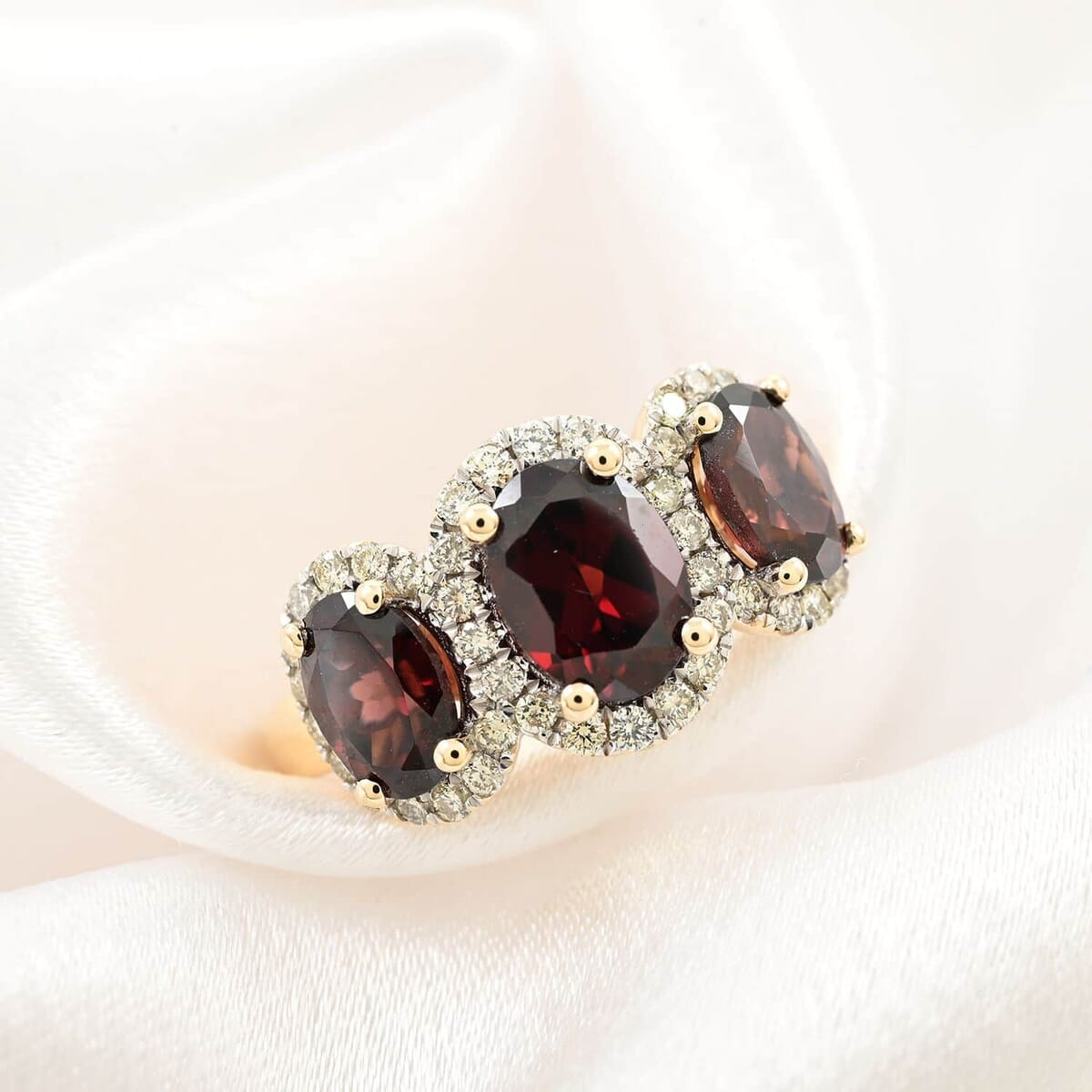 14K Yellow Gold Red Zircon and Diamond Trilogy Halo Ring (Size 5.5) 4.30 Grams 4.85 ctw image number 1