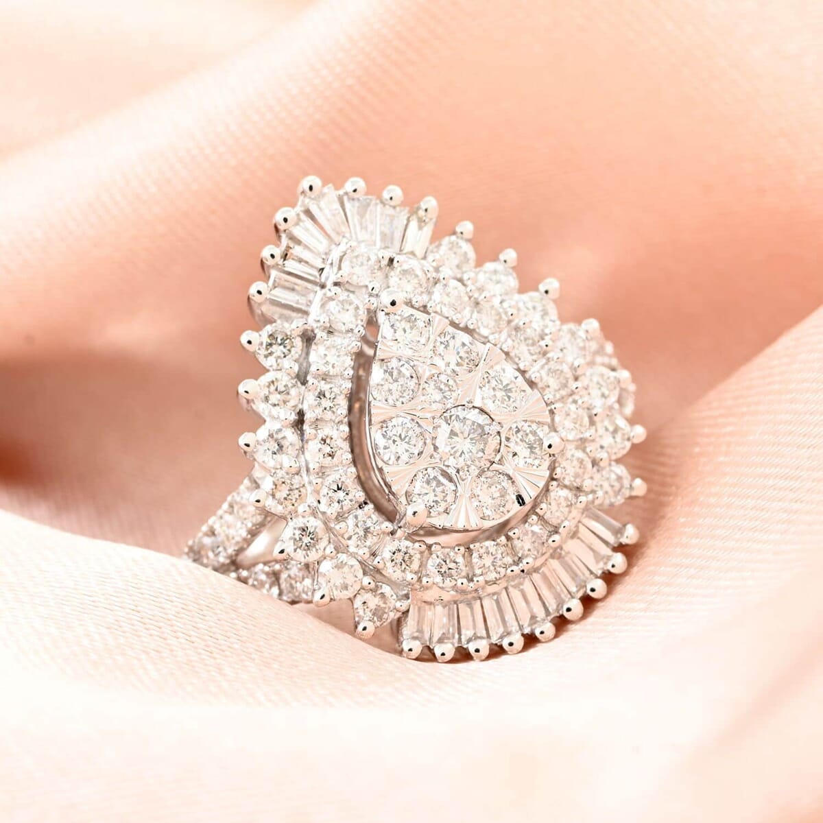 Diamond I1 1.00 ctw Ring in 14K White Gold (Size 7.5) 4.6 Grams image number 1