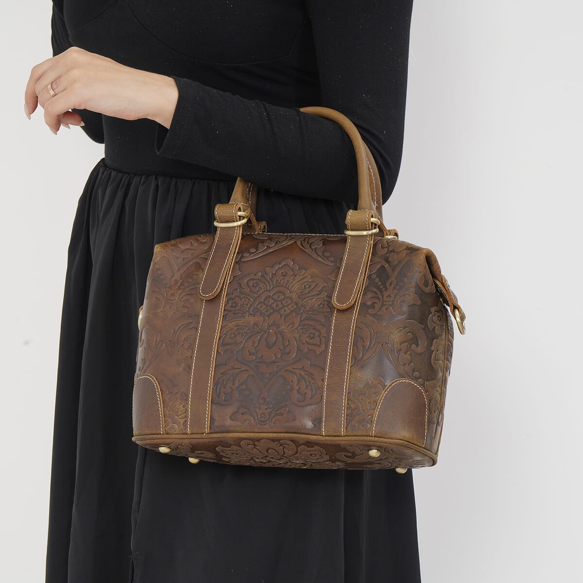 Italy Retro Noble Collection Coffee Color Genuine Leather Crossbody Bag With Handle Drop and Shoulder Strap image number 2