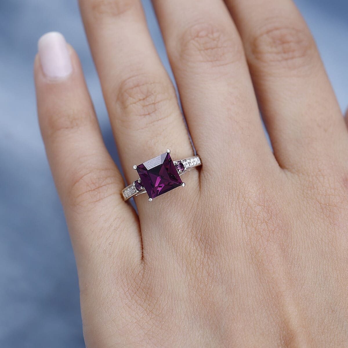 Designer Premium Foilback Amethyst Color Austrian Crystal and Simulated Diamond Ring in Platinum Over Sterling Silver (Size 8.0) image number 2