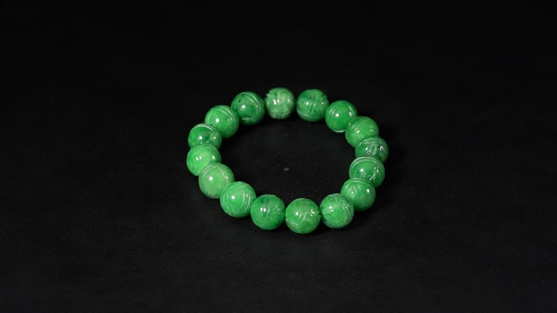 Green Jade (D) 238.00 ctw Lotus Carved Beaded Stretch Bracelet