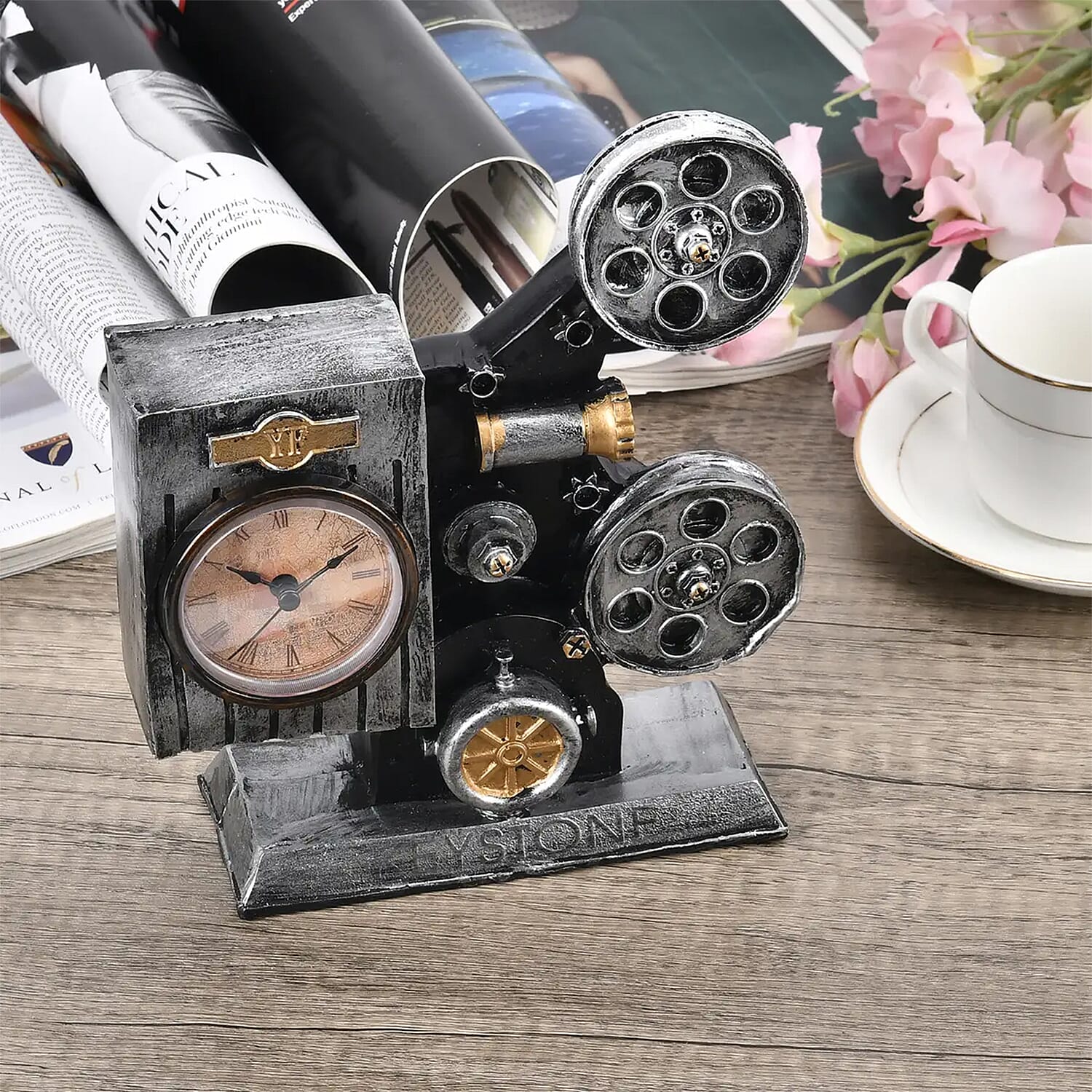 Vintage Movie Projector Pattern Resin Clock (AA Battery Not Included)